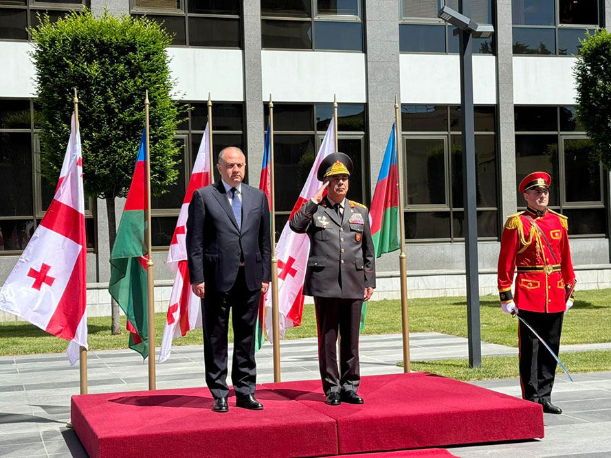 Gürcüstan və Azərbaycan müdafiə nazirləri görüşüb  - YENİLƏNİB