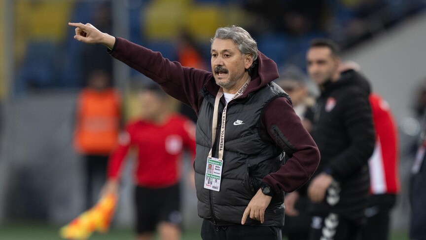 "Eyüpspor" baş məşqçi Atila Gerinlə yollarını ayırıb