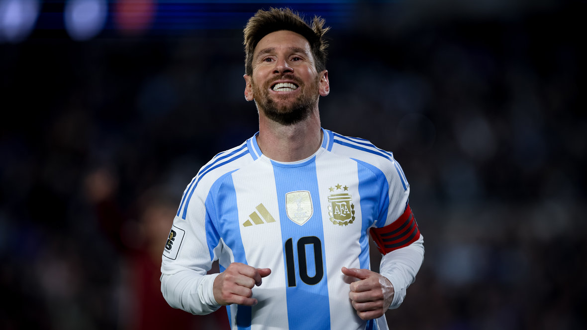 Messi 911-ci qolunu vurdu