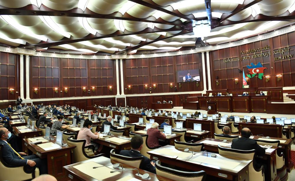 Dövlət büdcəsinin icrası haqqında qanun layihəsini birinci oxunuşda qəbul edilib