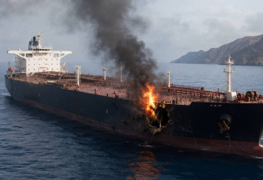 Oman sahilləri yaxınlığında tanker gəmisinə zərbə dəyib