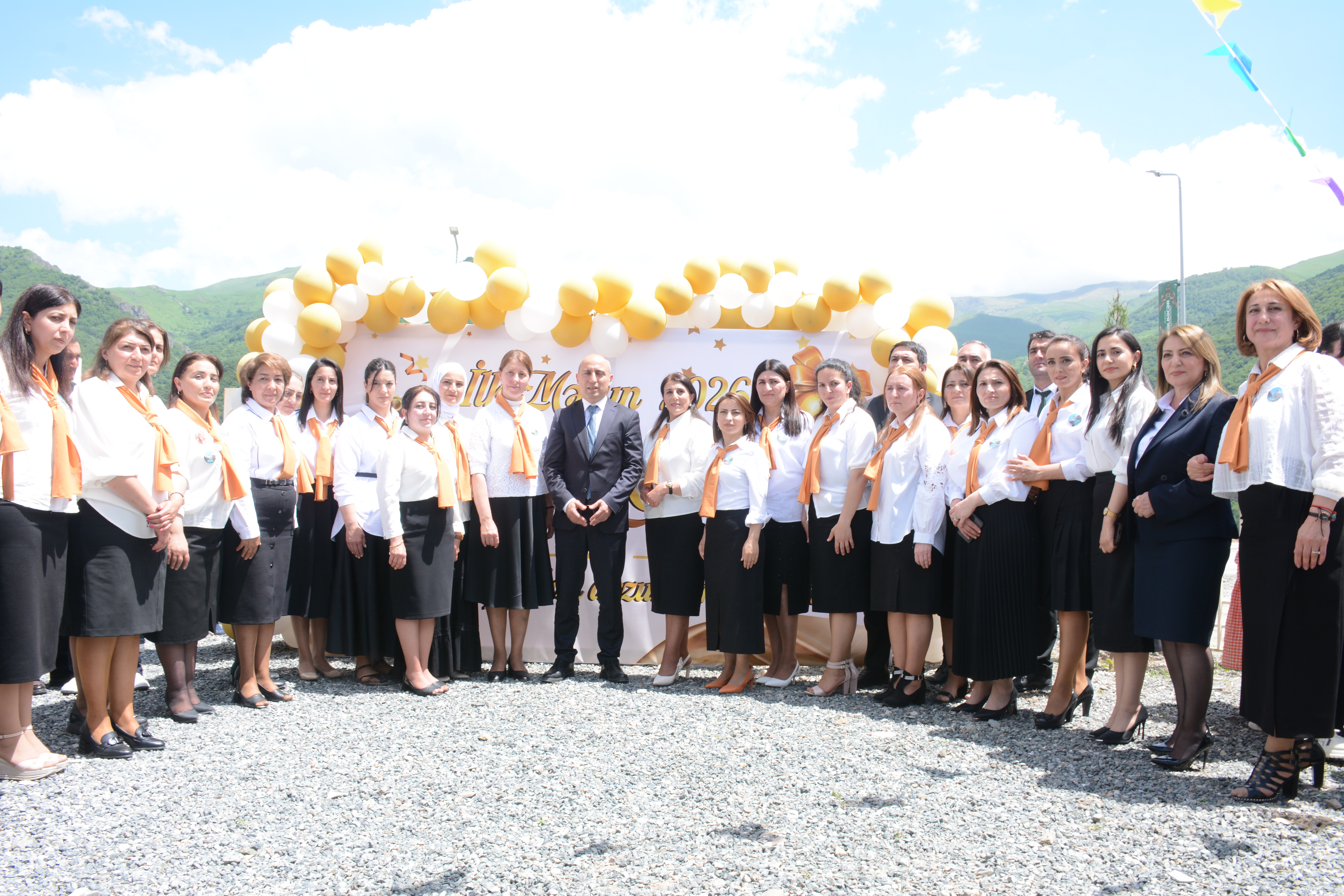 Elm və təhsil naziri azad Kəlbəcərin ilk məzununun "Son zəng" tədbirində iştirak edib