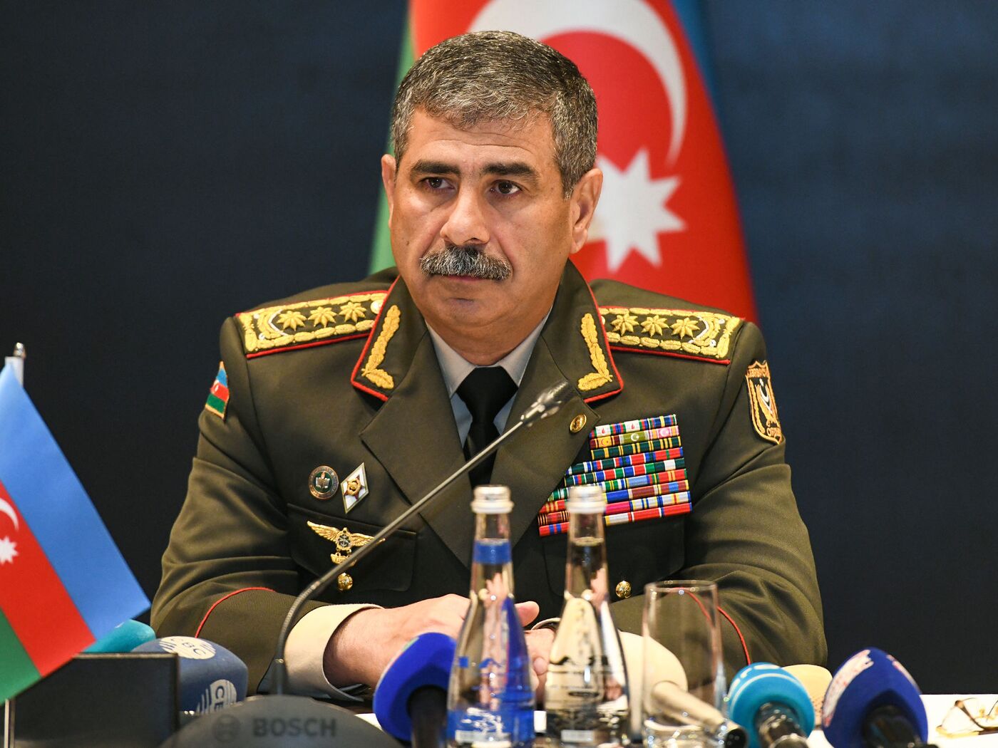 Zakir Həsənov Azərbaycan Ordusunun şəxsi heyətini təbrik edib