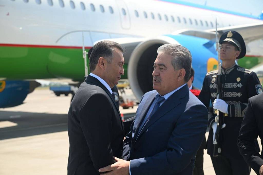 Tacikistanın Baş naziri Daşkəndə səfər edib
