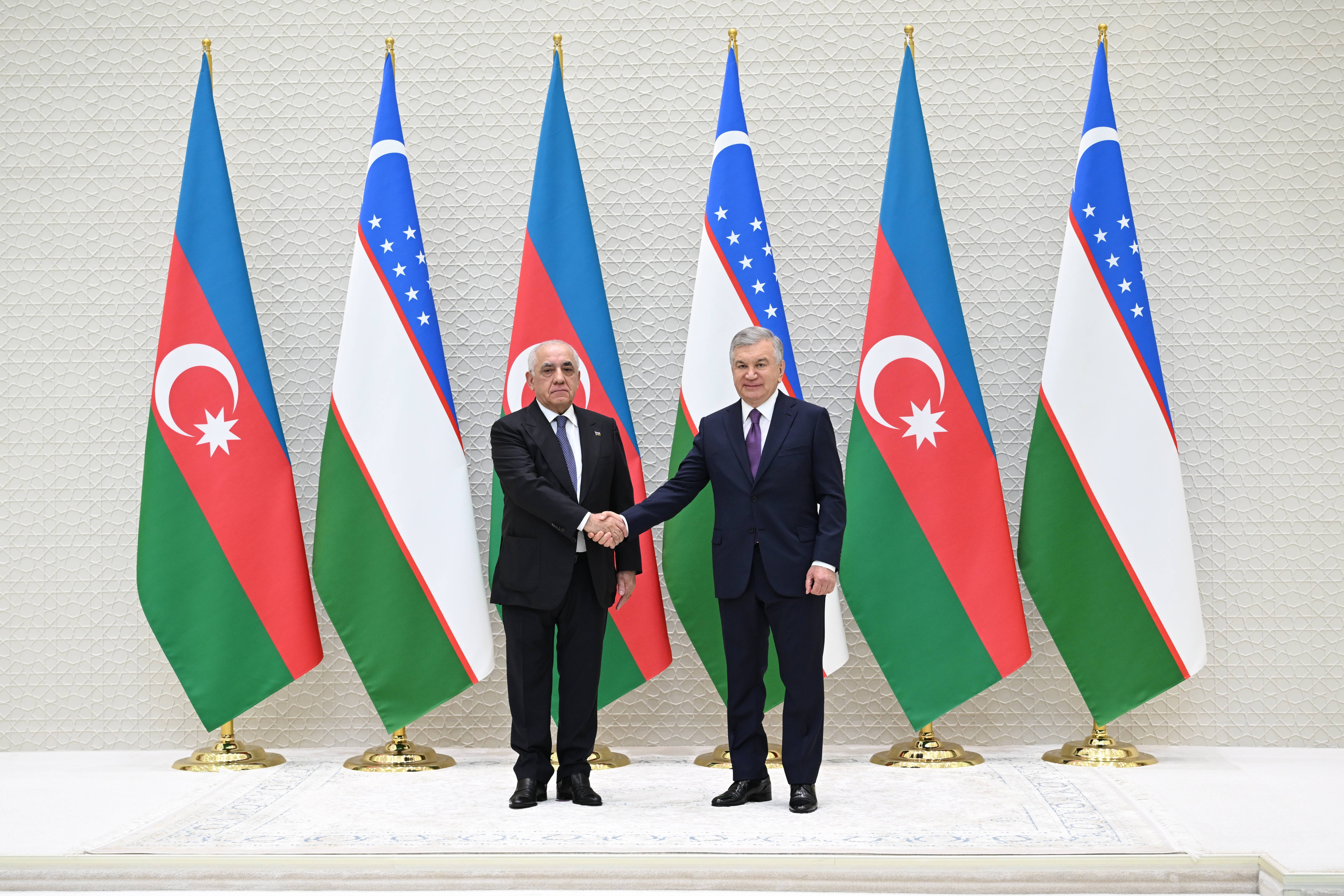 Əli Əsədov Özbəkistan Prezidenti Şavkat Mirziyoyevlə görüşüb