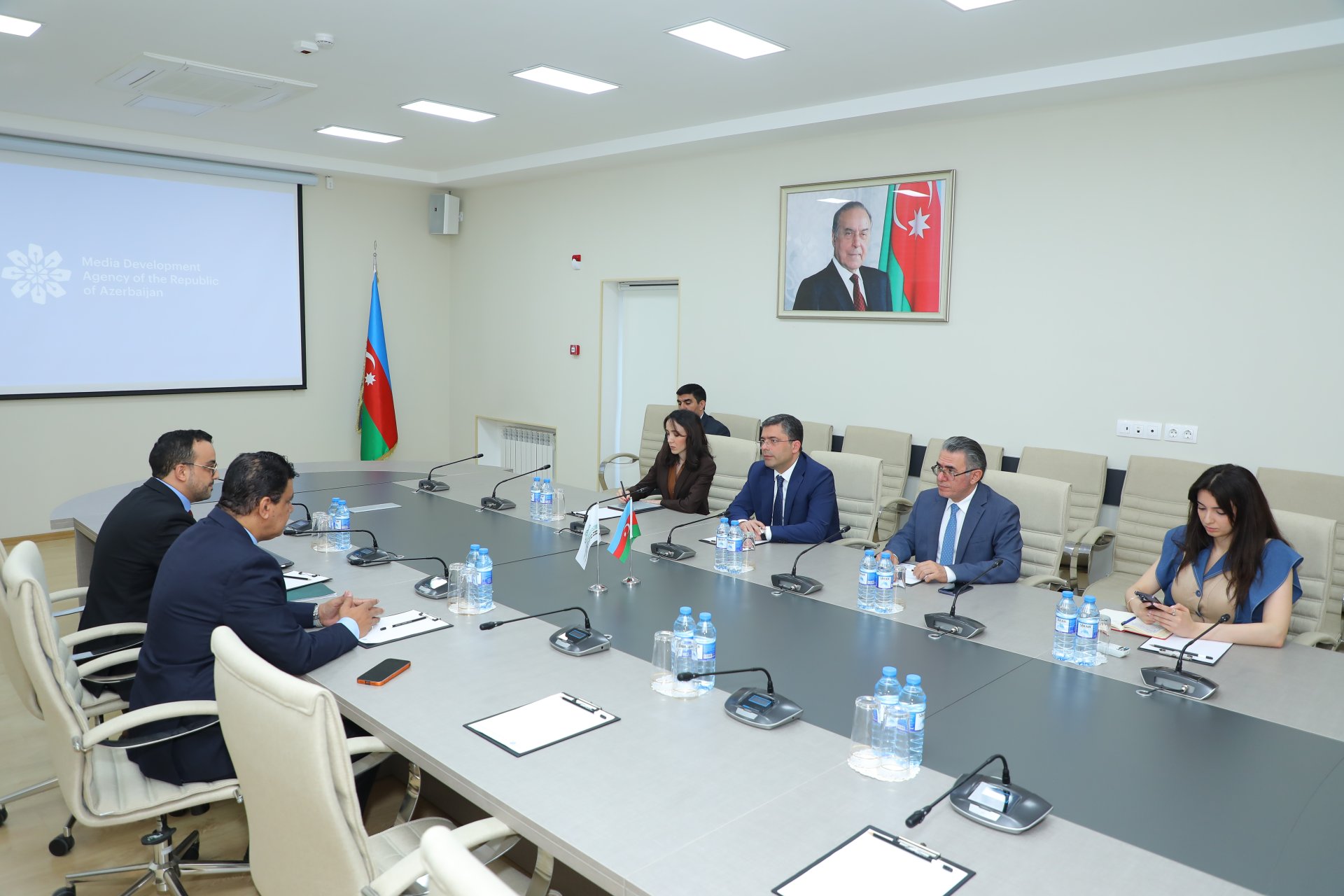 MEDİA-da İƏT-in Xəbər Agentlikləri Birliyinin baş direktoru ilə ikitərəfli görüş keçirilib