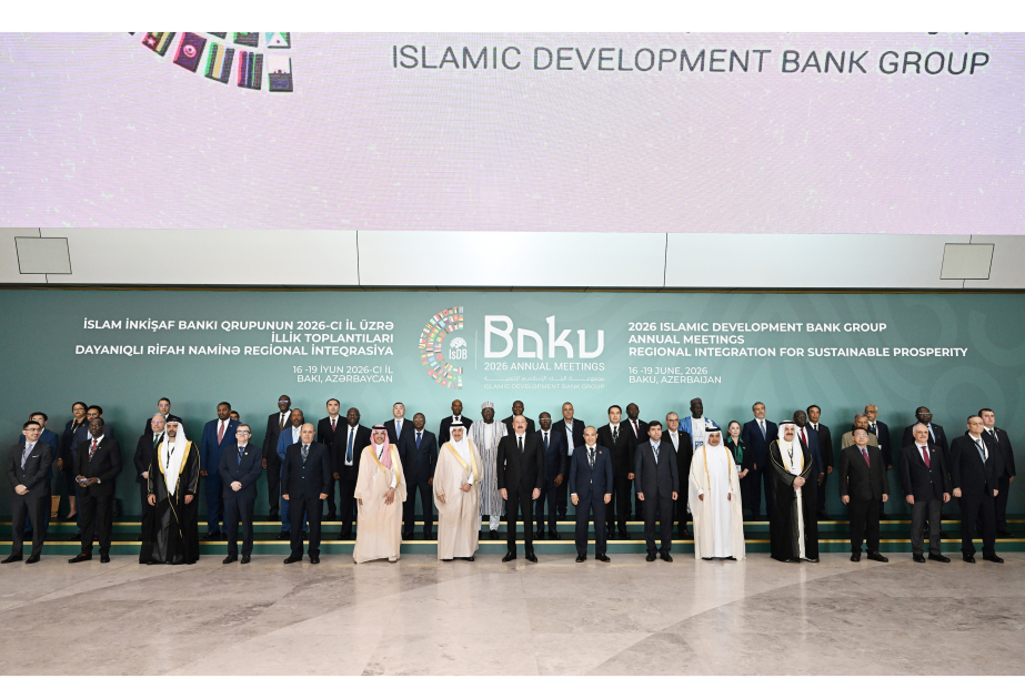 İlham Əliyevin iştirakı ilə Bakıda İslam İnkişaf Bankı Qrupunun 2026-cı il üzrə İllik Toplantılarının açılış mərasimi keçirilir - CANLI