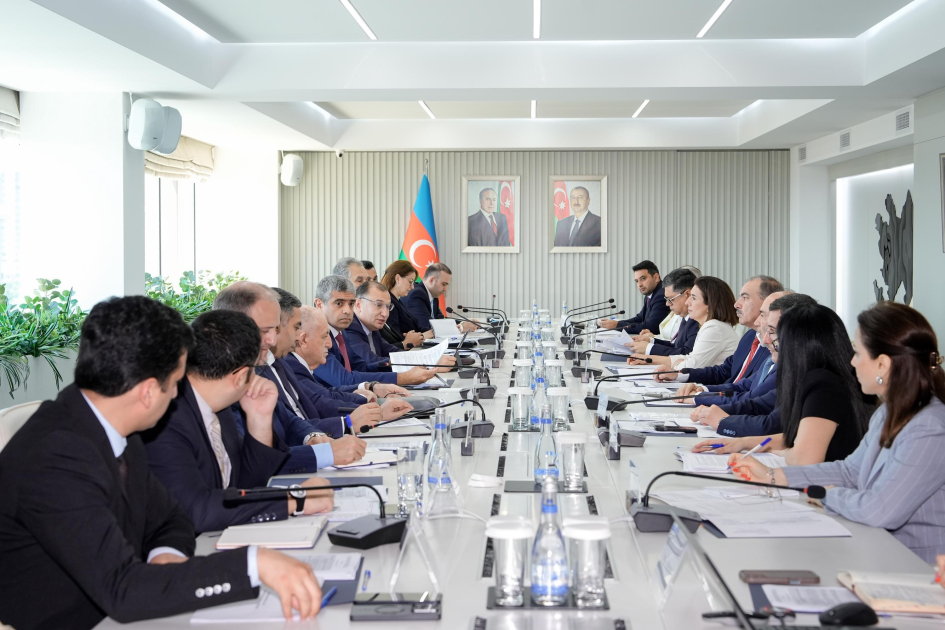 Sosial və İqtisadi məsələlər üzrə Üçtərəfli Komissiya növbəti iclasını keçirib