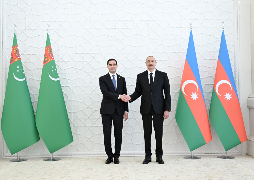 Sərdar Berdiməhəmmədovun Bakıda rəsmi qarşılanma mərasimi olub