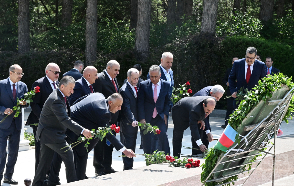 İordaniya Nümayəndələr Palatasının sədri Fəxri xiyabanı və Zəfər parkını ziyarət edib