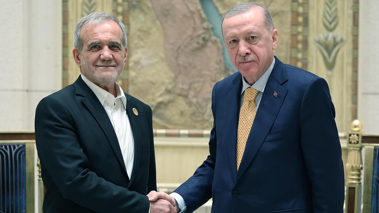 Ərdoğan Pezeşkianla regional məsələləri müzakirə edib