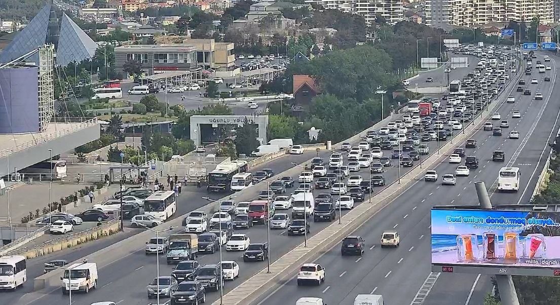 Bakıda hazırda sıxlıq müşahidə olunan yollar açıqlanıb 