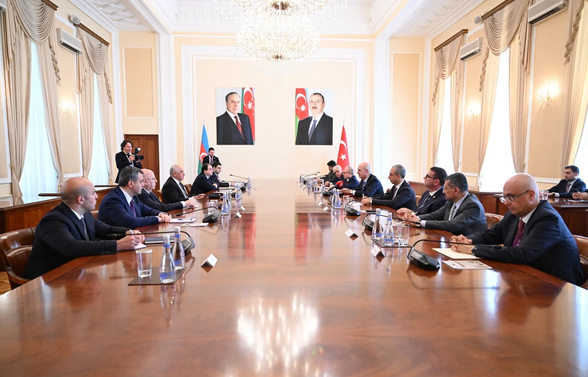 Əli Əsədov Numan Kurtulmuşla görüşüb