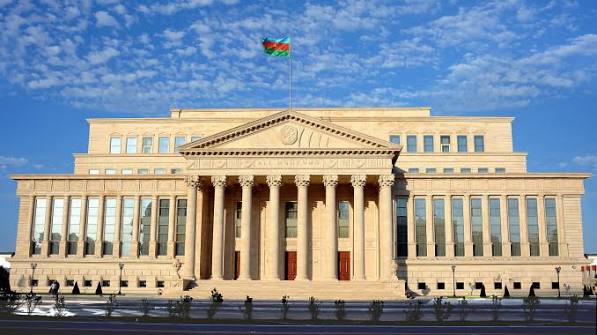 Daşınmaz əmlakın qanunsuz satışı: Əsl mülkiyyətçi hüquqlarını necə bərpa etməlidir?