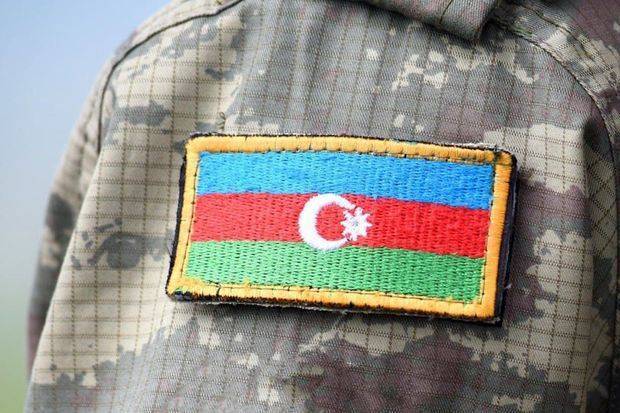 Müdafiə Nazirliyinin hərbi qulluqçuları təltif edilib