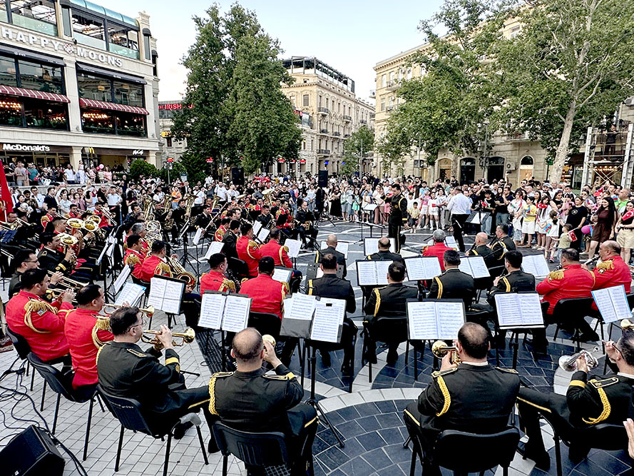 Silahı Qüvvələr Günü Azərbaycan və Türkiyə hərbi orkestrlərinin bayram konserti ilə qeyd olunub