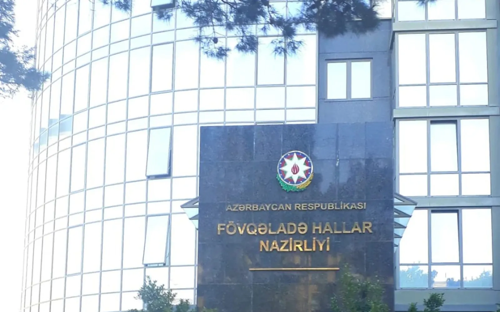 FHN küləkli və yağıntılı hava şəraiti ilə əlaqədar əhaliyə müraciət edib