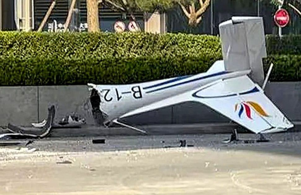 Çində təyyarənin çoxmərtəbəli binaya çırpılması nəticəsində pilot həlak olub
