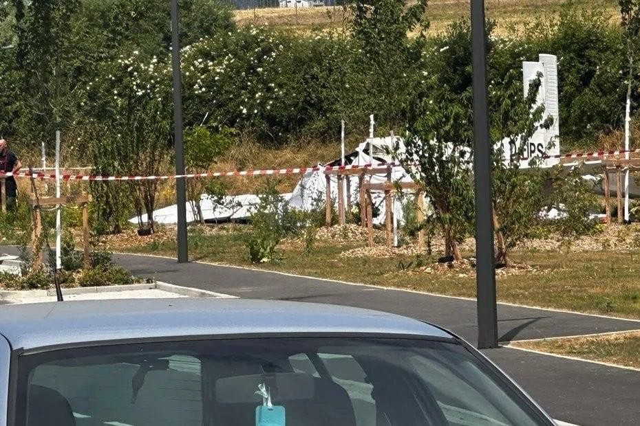 Fransada təyyarə qəzaya uğrayıb