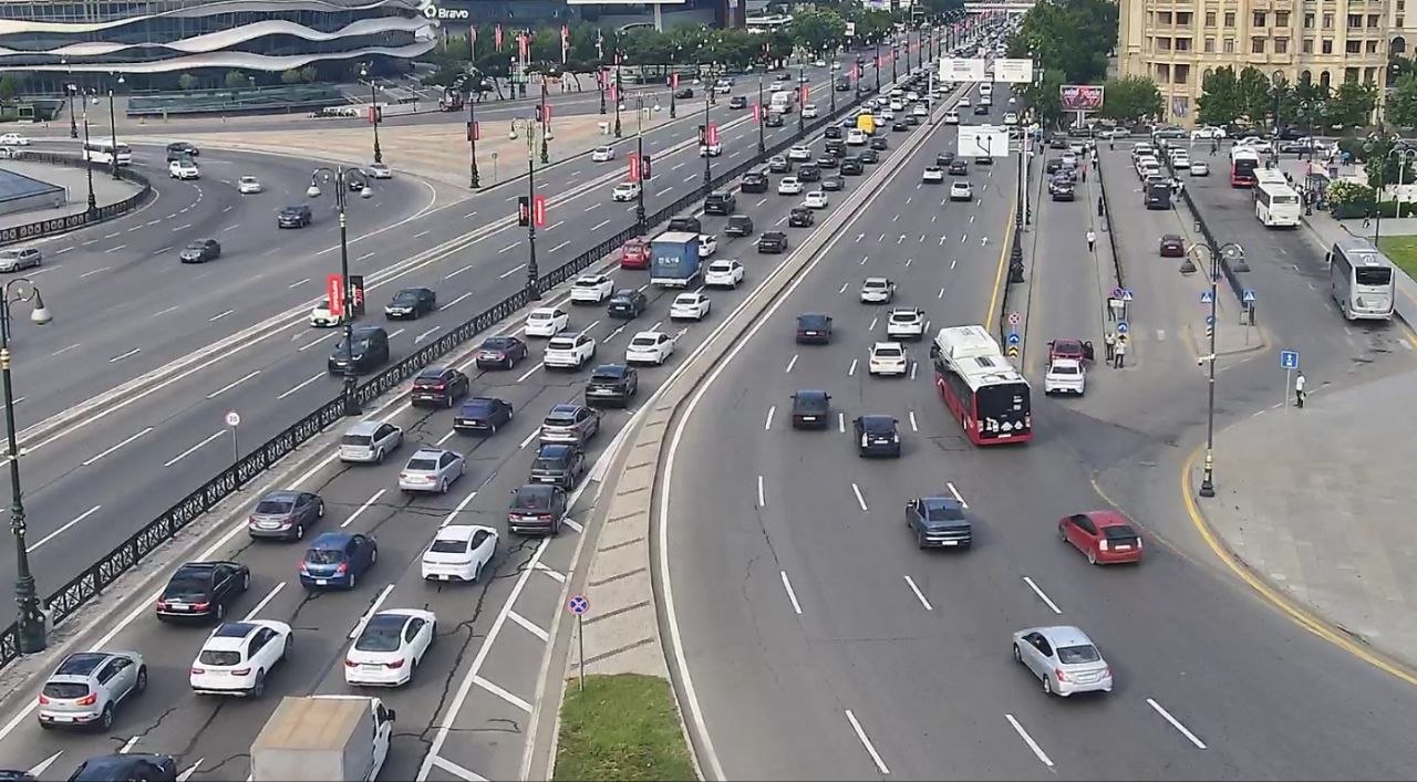 Bakıda hazırda sıxlıq müşahidə olunan yollar açıqlanıb