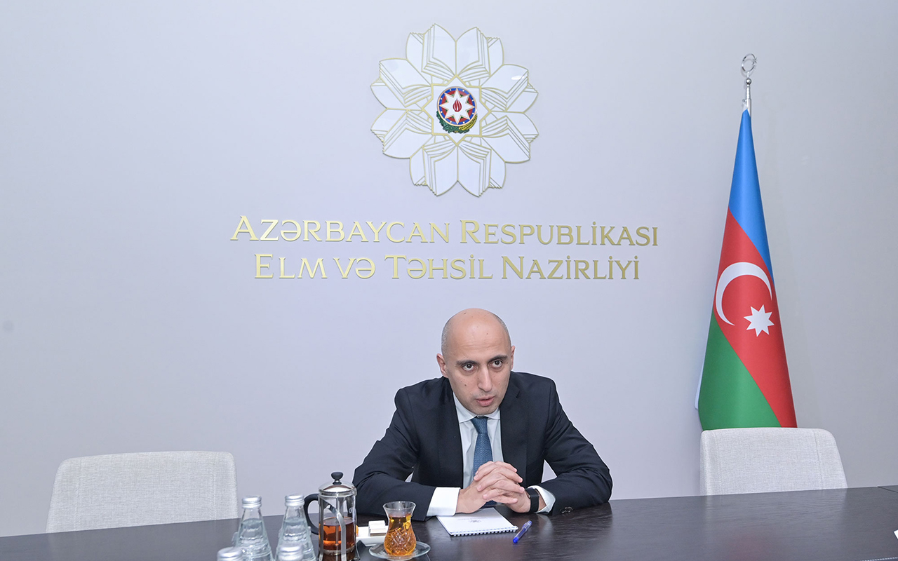 Nazir: "Şagirdlərə süni intellekti öyrətmək üçün ilk növbədə hazırlıqlı müəllimlər yetişdirilməlidir"