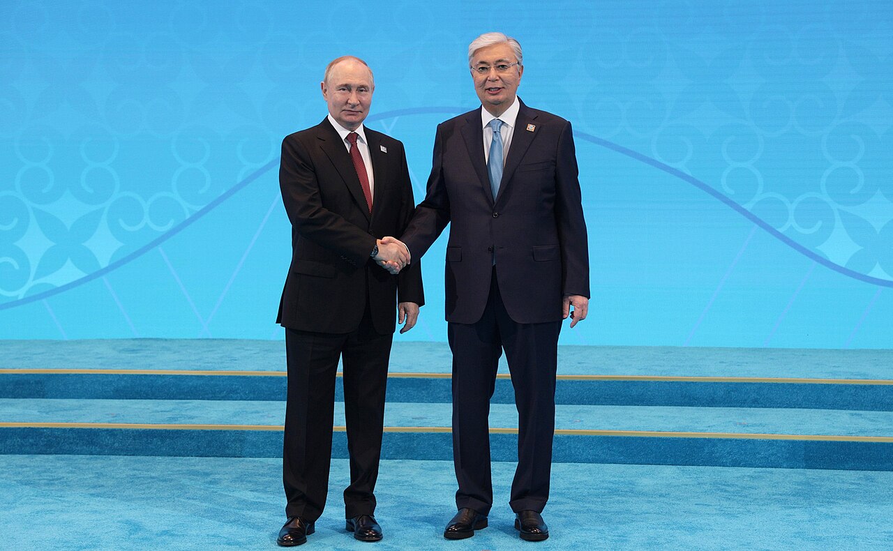Putin Tokayevlə telefonla danışıb