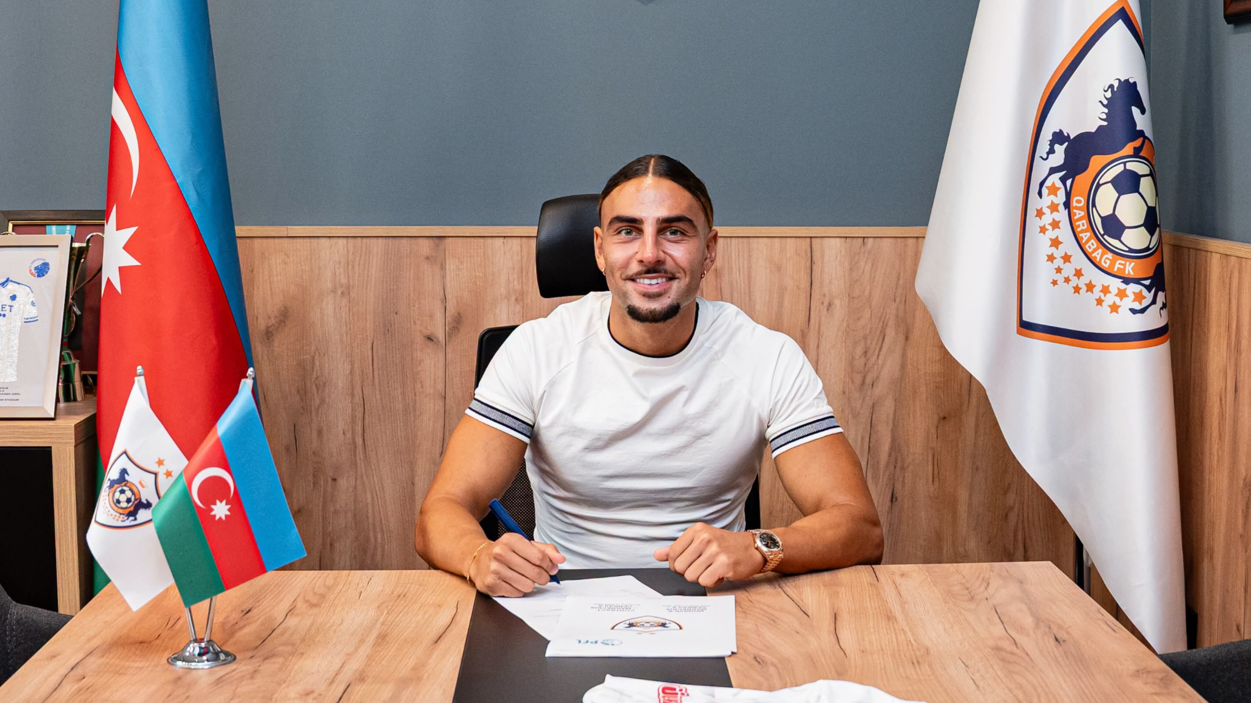 "Qarabağ" latviyalı müdafiəçi ilə gücləndi