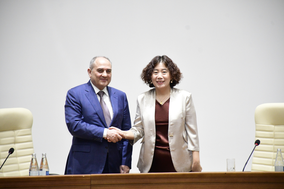 YAP və Çin Kommunist Partiyası arasında əməkdaşlığın inkişaf perspektivləri müzakirə olunub