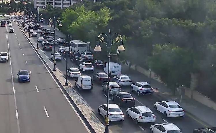 Bakıda hazırda sıxlıq müşahidə olunan yollar açıqlanıb 