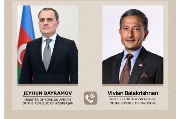 Ceyhun Bayramov sinqapurlu həmkarı ilə telefon danışığı aparıb