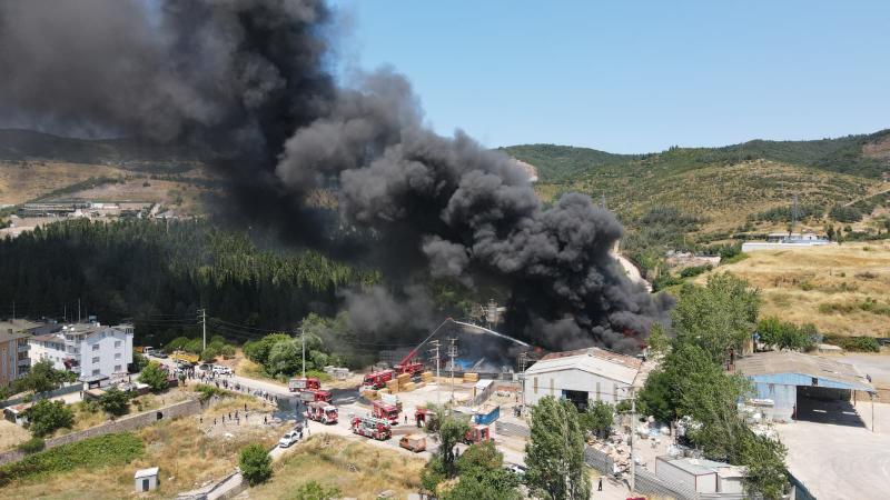 Türkiyədə fabrikdə yanğın baş verib: 1 nəfər ölüb, 2 nəfər yaralanıb