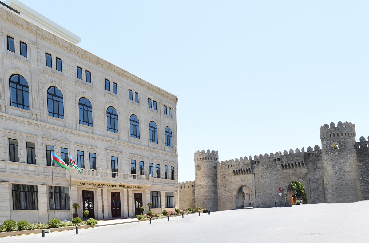 Konstitusiya Məhkəməsində Baş Prokurorluğun sorğusu əsasında konstitusiya işinə baxılıb