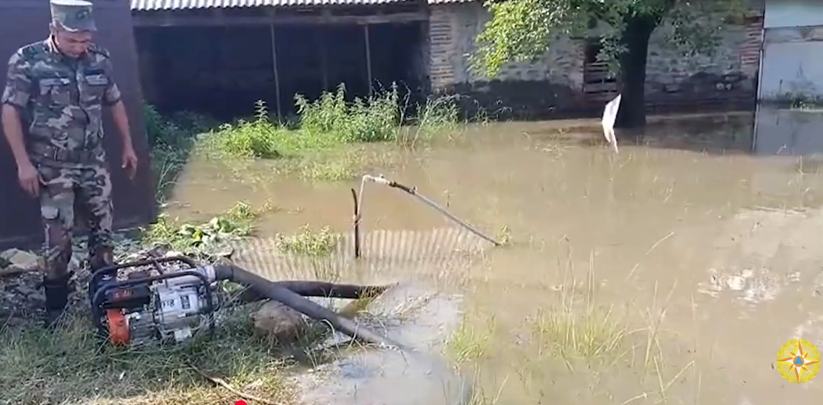 FHN: Zaqatala, Balakən və Ağstafada su dolmuş yerlərdən suyun çəkilərək kənarlaşdırılması işləri davam etdirilir