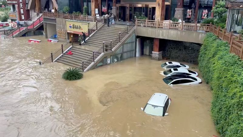 Çinin cənubunda daşqınlar nəticəsində ölənlərin sayı 39 nəfərə çatıb