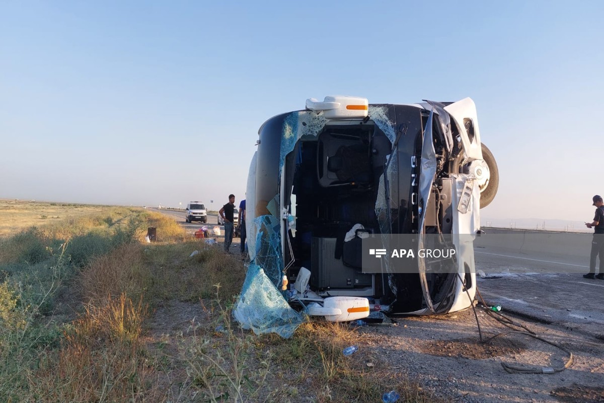 Hacıqabulda sərnişin avtobusu aşıb, 30-dan çox yaralı var