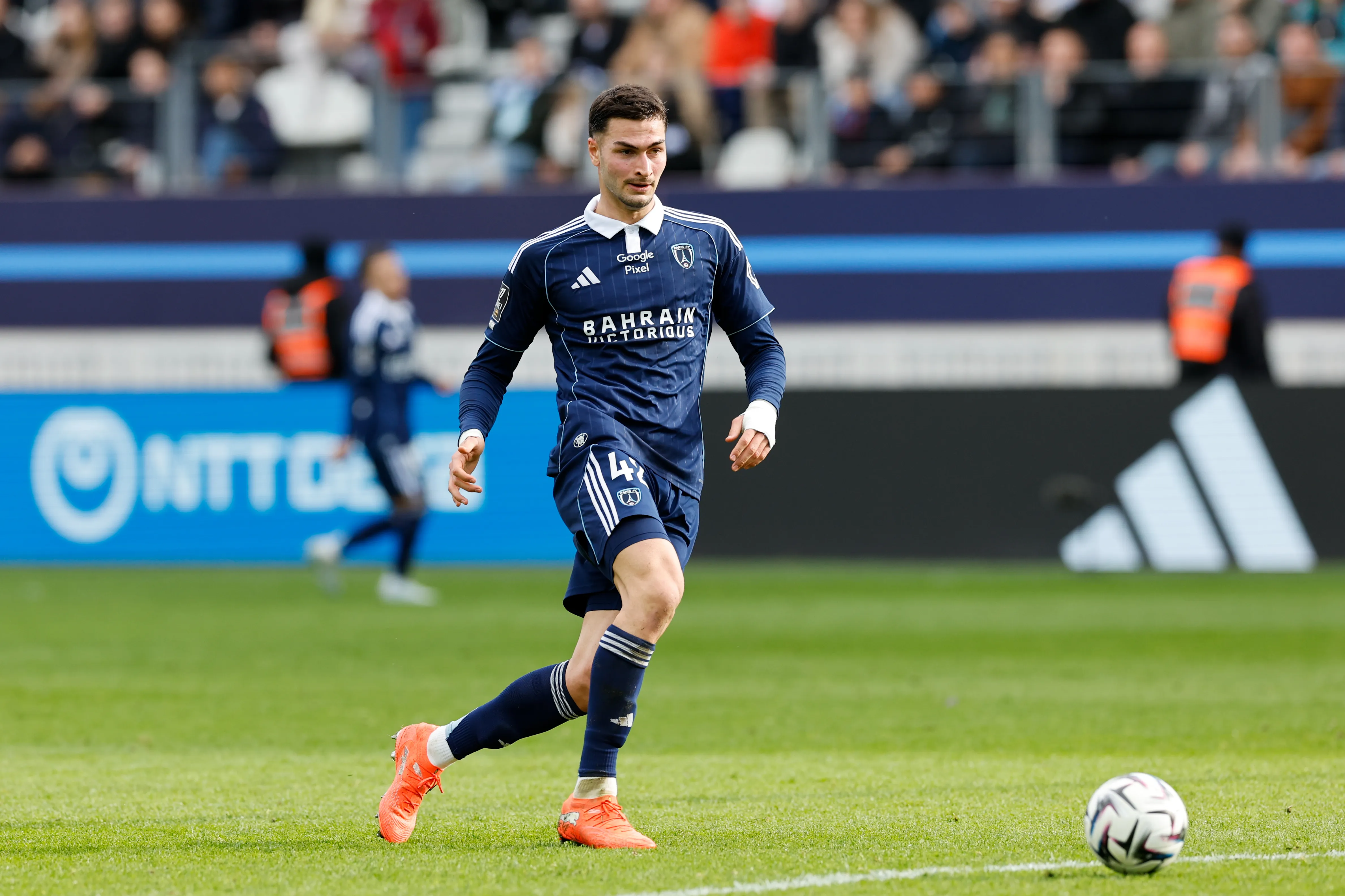 İtalyan müdafiəçi "Paris" klubuna transfer olunub