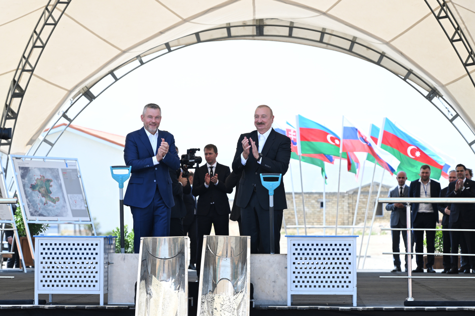 Azərbaycan və Slovakiya prezidentləri Ağdamın Baş Qərvənd kəndində görülən işlərlə tanış olublar