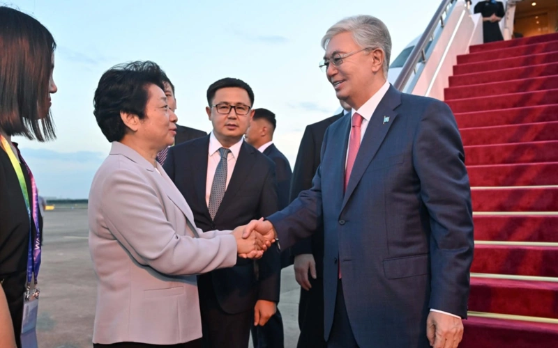 Kasım-Jomart Tokayev Şanxaya işgüzar səfər edib