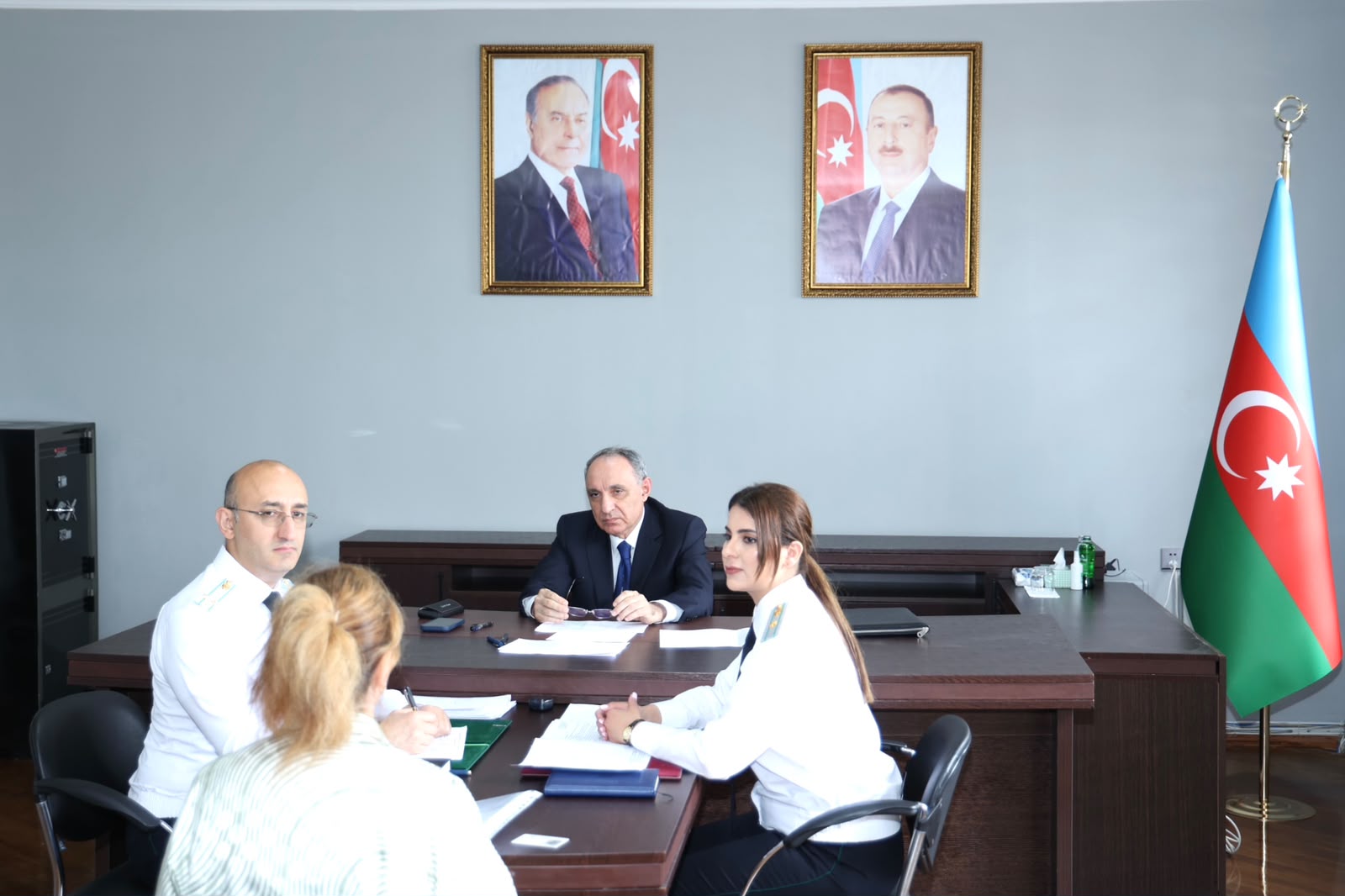Baş prokuror Samux rayonunda vətəndaşları qəbul edib