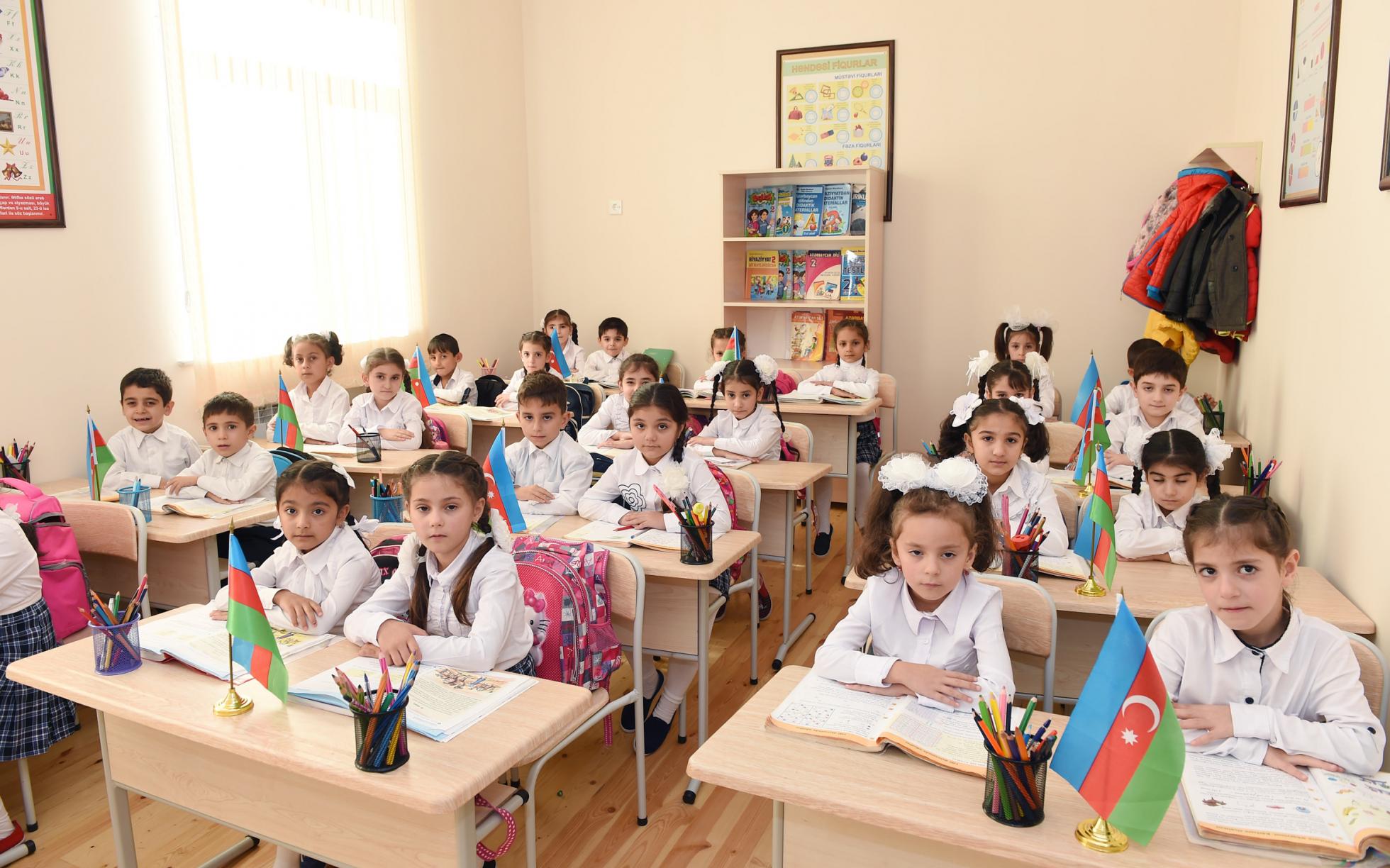 Müəllim və şagirdlər üçün geyim tələblərinə dair vahid yanaşma tətbiq olunacaq