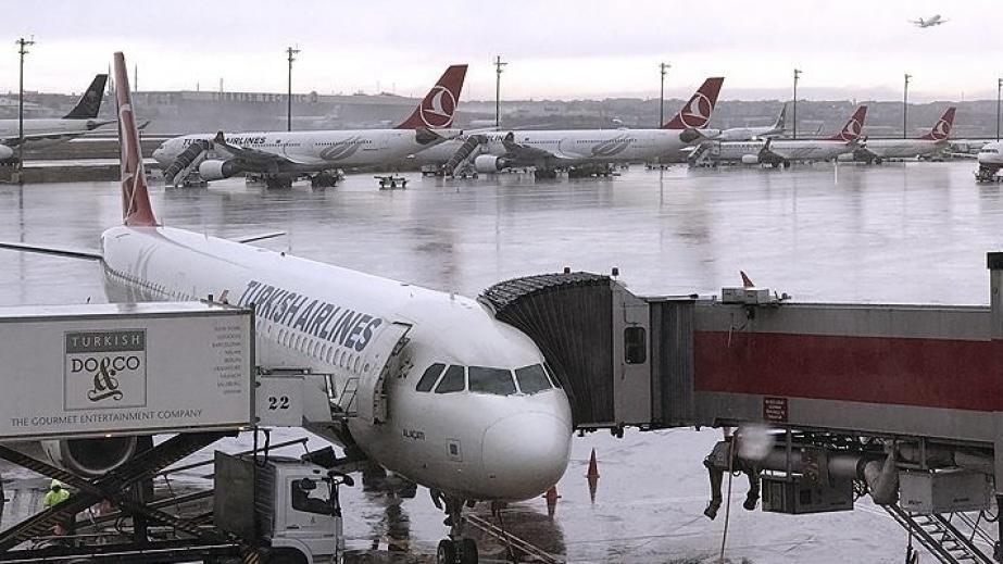 Güclü fırtına İstanbul hava limanlarında çətinlik yaradıb