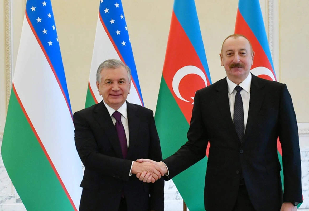 İlham Əliyev Özbəkistan Prezidenti Şavkat Mirziyoyevə zəng edib