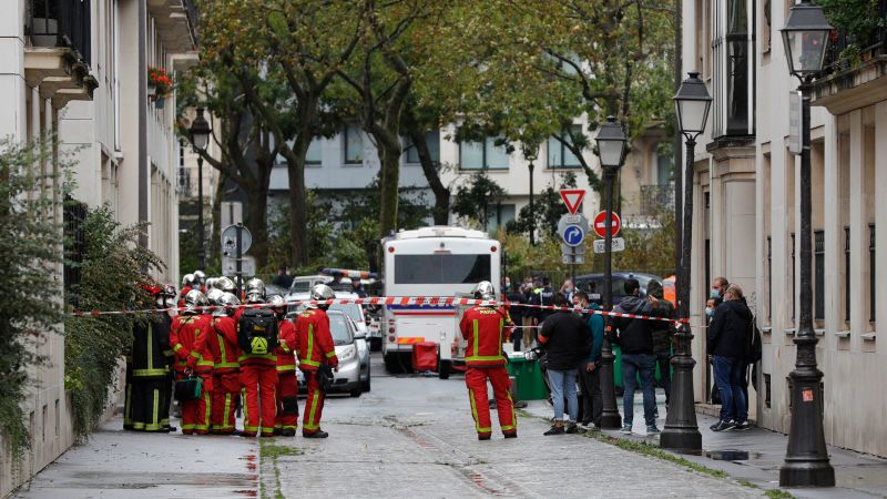 Parisdə bıçaqlı hücum nəticəsində 3 nəfər yaralanıb