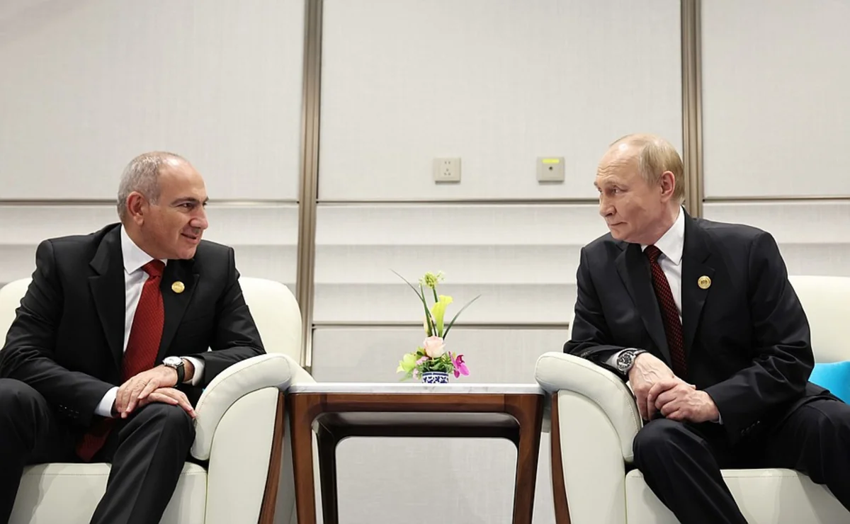 Paşinyan və Putin ticarətdə yaranan problemləri müzakirə ediblər
