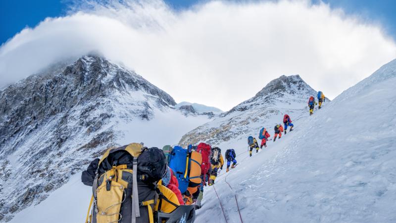 Pakistanda qar uçqunu nəticəsində 10 alpinist itkin düşüb