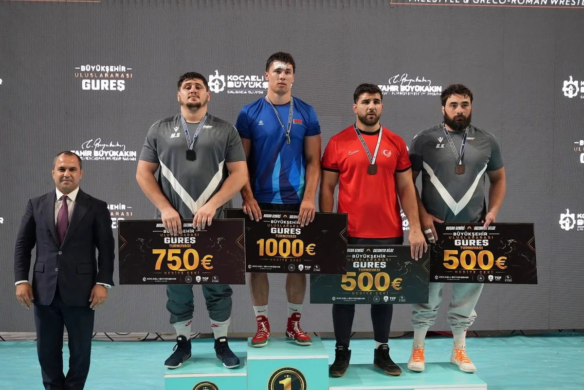 Azərbaycanın 4 güləşçisi Türkiyədəki beynəlxalq turnirdə medal qazanıb