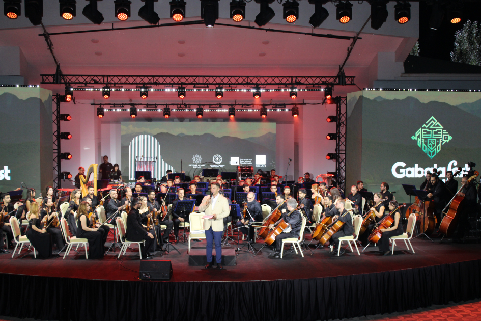 Qəbələ Festivalında ilk dəfə Azərbaycan və dünya kinofimlərindən musiqilər səsləndirilib