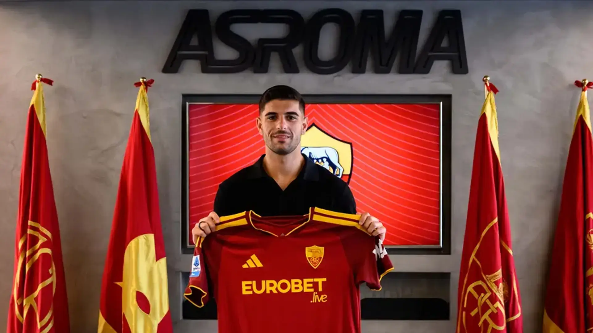 "Roma" yunanıstanlı müdafiəçi ilə gücləndi
