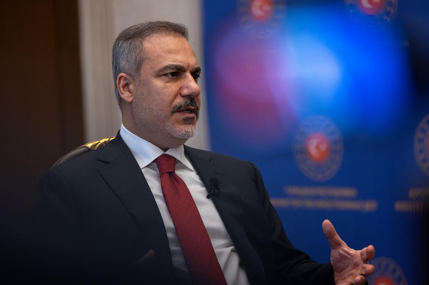 Hakan Fidan britaniyalı həmkarı ilə müzakirələr aparıb