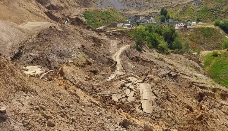 İstanbulda torpaq sürüşməsi baş verib